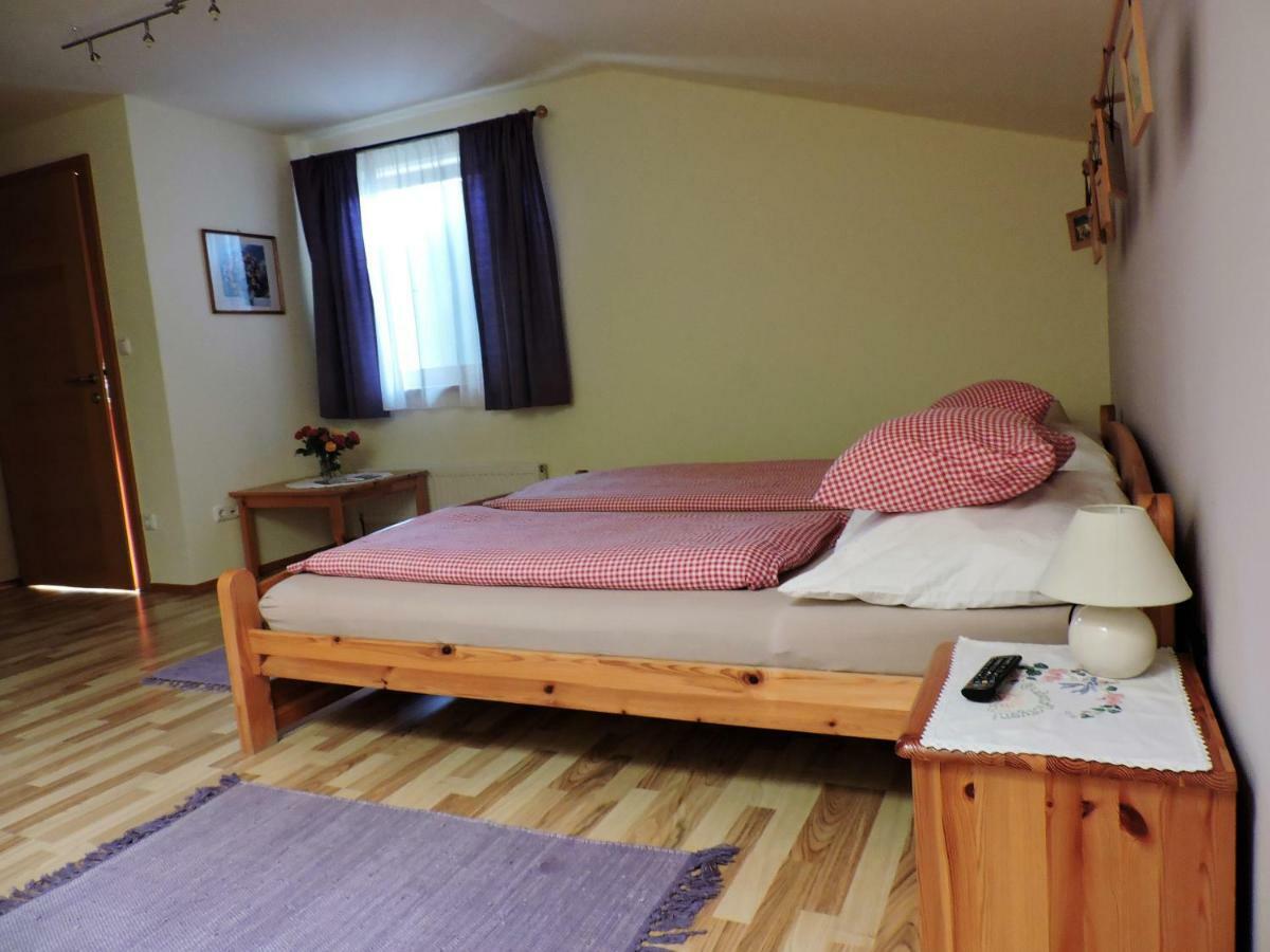 Gaestezimmer Klopfer Sankt Johann im Saggautal Eksteriør bilde